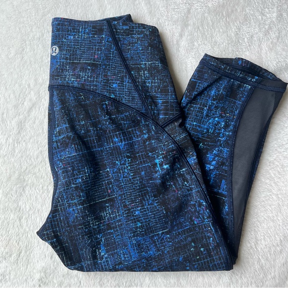 Lululemon Athletica Train Times Crop Leggings City Lights Pattern Size 4 - Picture 4 of 7